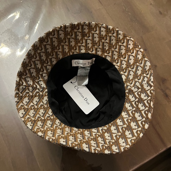 Bucket hat - Picture 3 of 3